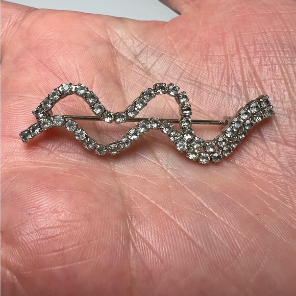Abstract Wave Rhinestone Brooch Pin - Picture 1 of 3